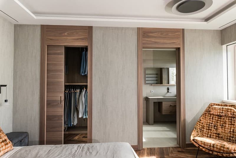 Puertas interiores y exteriores
